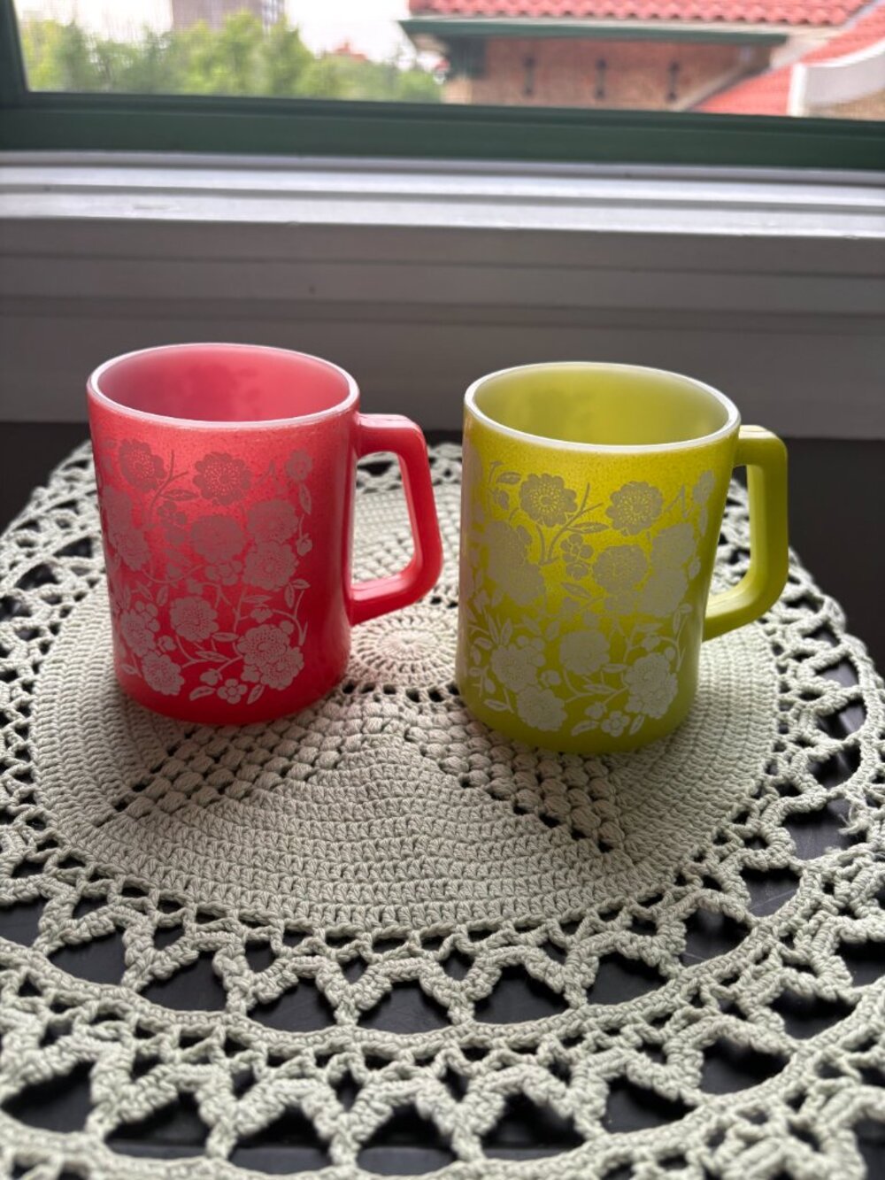 Vintage Federal Glass Calico Mugs Set of 2 Red Green Floral Milk Glass Cups** - Picture 3 of 5